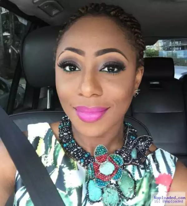 Photos: Actress Dakore Akande Looks Fab And Chic In Prints Dress